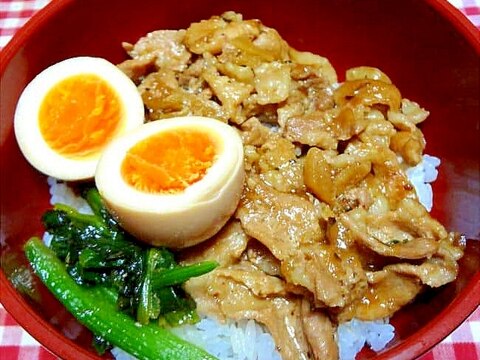 豚こま肉でスパイシー豚丼☆味玉添え